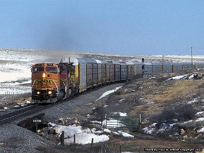 BNSF 518 H II at MP 796 E Willard, NM in March 2005.jpg